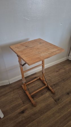 Wooden Adjustable Standing table