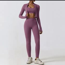 Sportswear tracksuit Leggings and Bra / Top Set