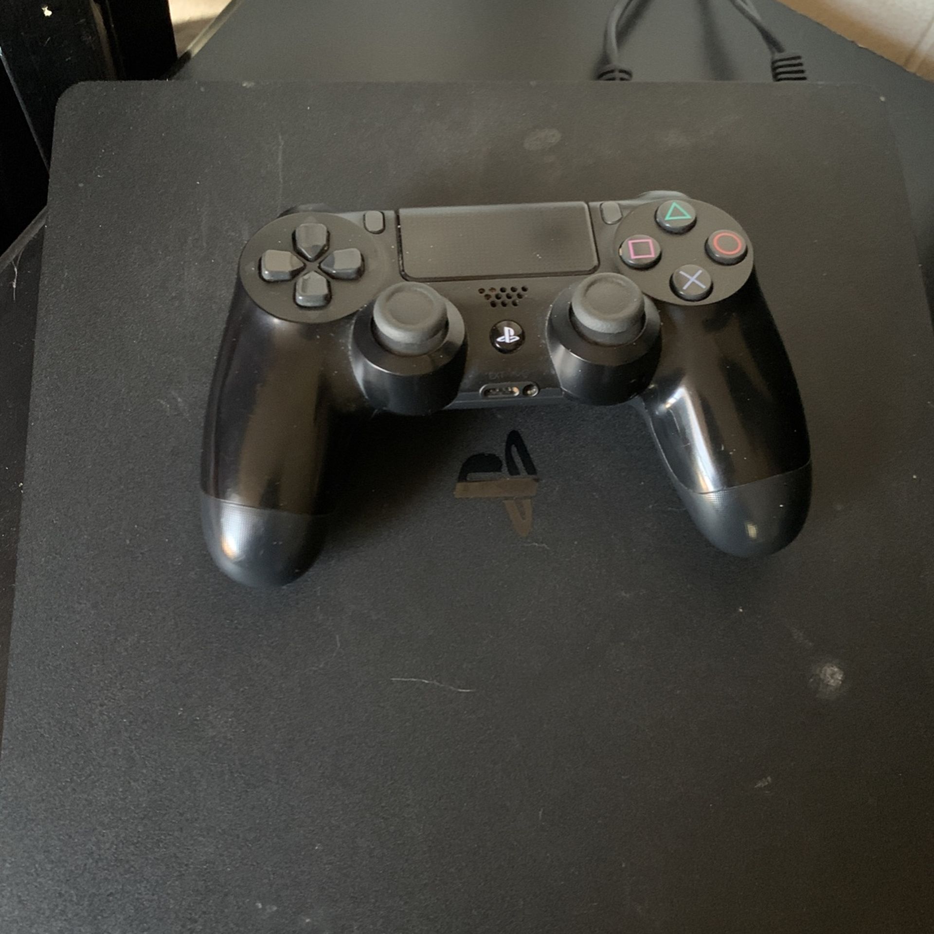 Ps4 Slim With Controller And Charger