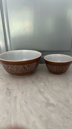 Set of 2 Vintage PYREX Woodland Bowls