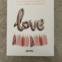 Love Balloon and Tassel Garland