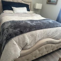 Queen Bed  With Everything Included! $160 OBO. Will Consider Selling Items Separately.