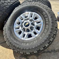 17” OEM Chevy Silverado 2500HD wheels 35” tires 20% Tread 8x180 