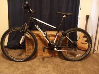 TREK 820 BIKE