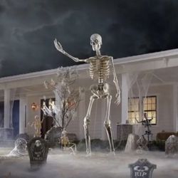12 FT Foot Giant Skeleton With LCD LifeEyes Eyes Halloween Prop 