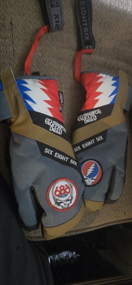 686 Greatful Dead Mittens (New)