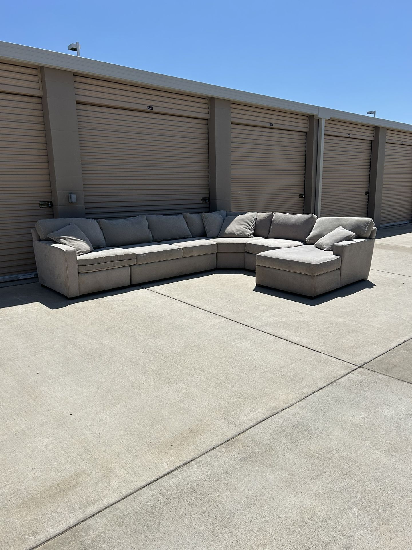 Macy’s Radley 5-Piece Sectional Couch – Light Gray (Delivery Available)