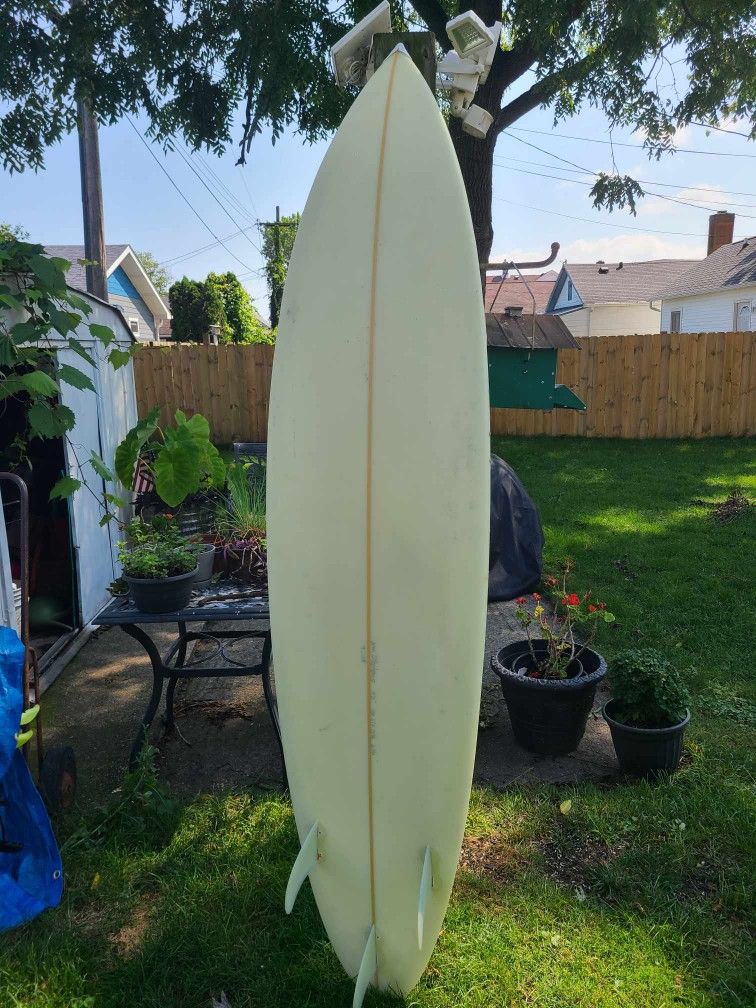 7' Fiberglass SURFBOARD with NWT Leash UNDERGROUND BOARDWORKS
