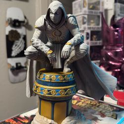Moon knight Statue