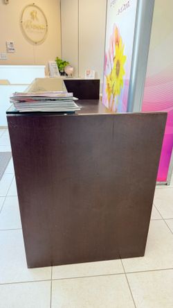 Free reception desk available in Doral.