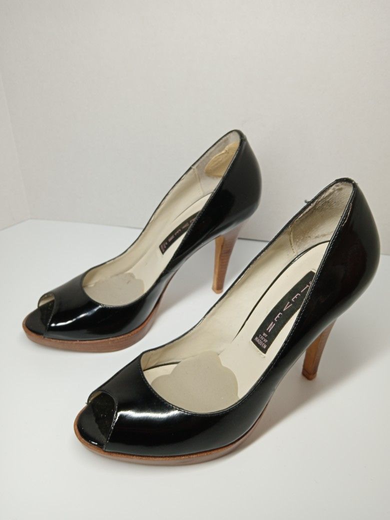 Steve Madden Black Leather Peep Toe Heels Size 6 US