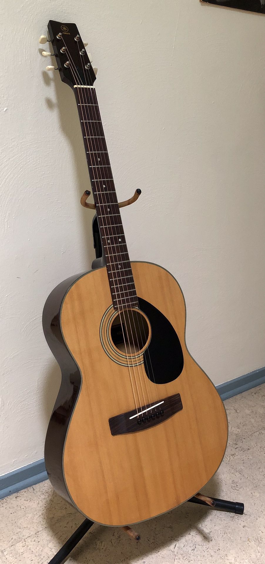 Vintage Yamaha FG-75-1 acoustic guitar