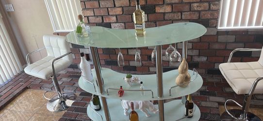 Glass bar and stool