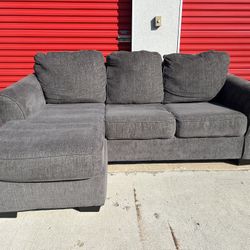 FREE DELIVERY!! Comfy Sectional!!