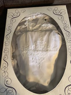 ST TROPEZ DAVIDS BRIDAL WEDDING DRESS SIZE 8 ONLY TRIED ON