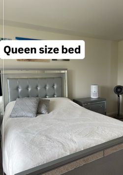 Queen size bed set