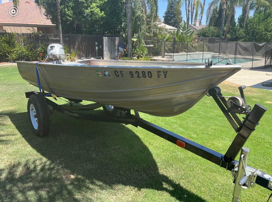 12 ft Gregor aluminum welded boat