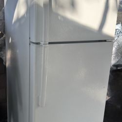 Refrigerator GE