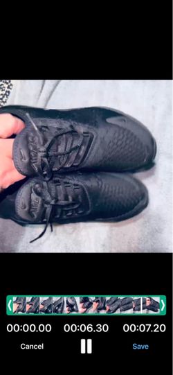 Women’s black Nike 9 1/2