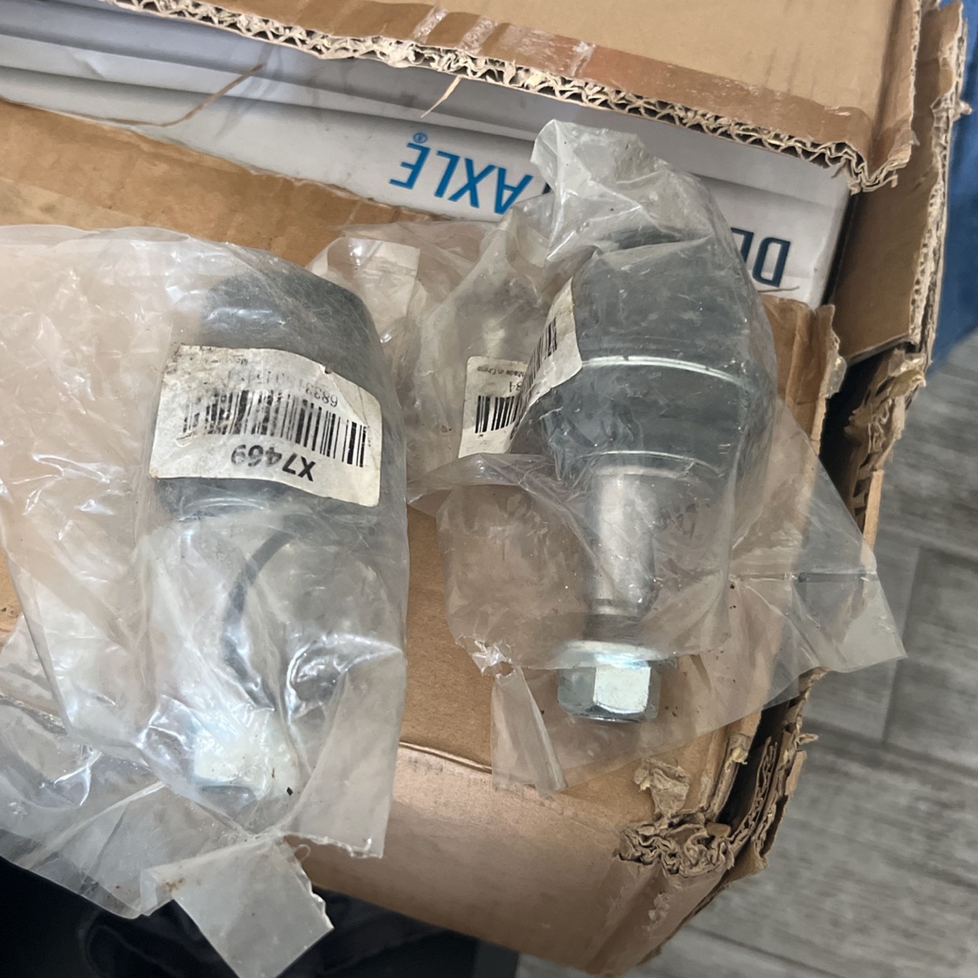 Ball Joints/ Front Lower For 2010 Chrysler 300