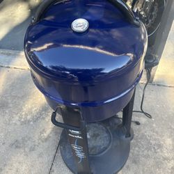 (Good Condition) Char-Broil Patio Caddie Electric Grill W/ Temp Gauge,Wheels (50$)