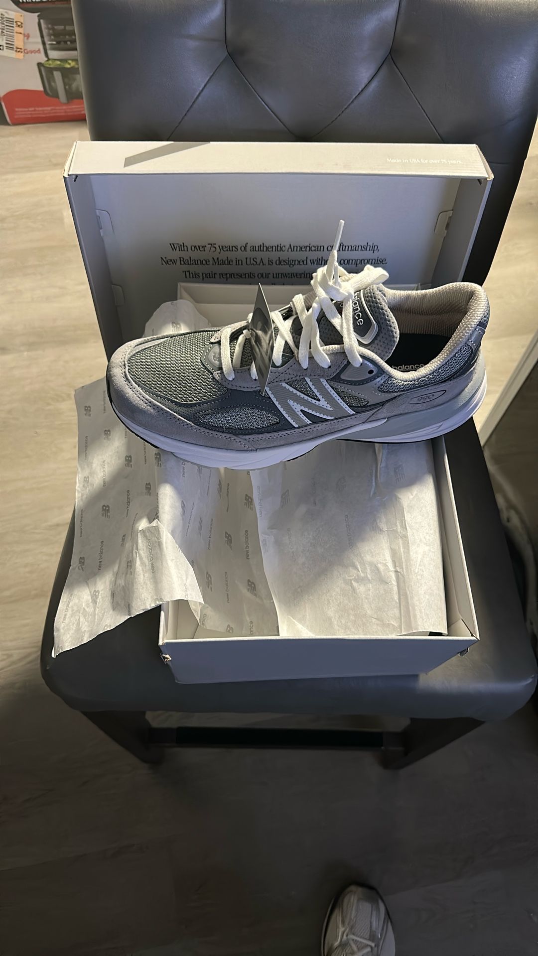 New Balance Size 9.5. (NEW)