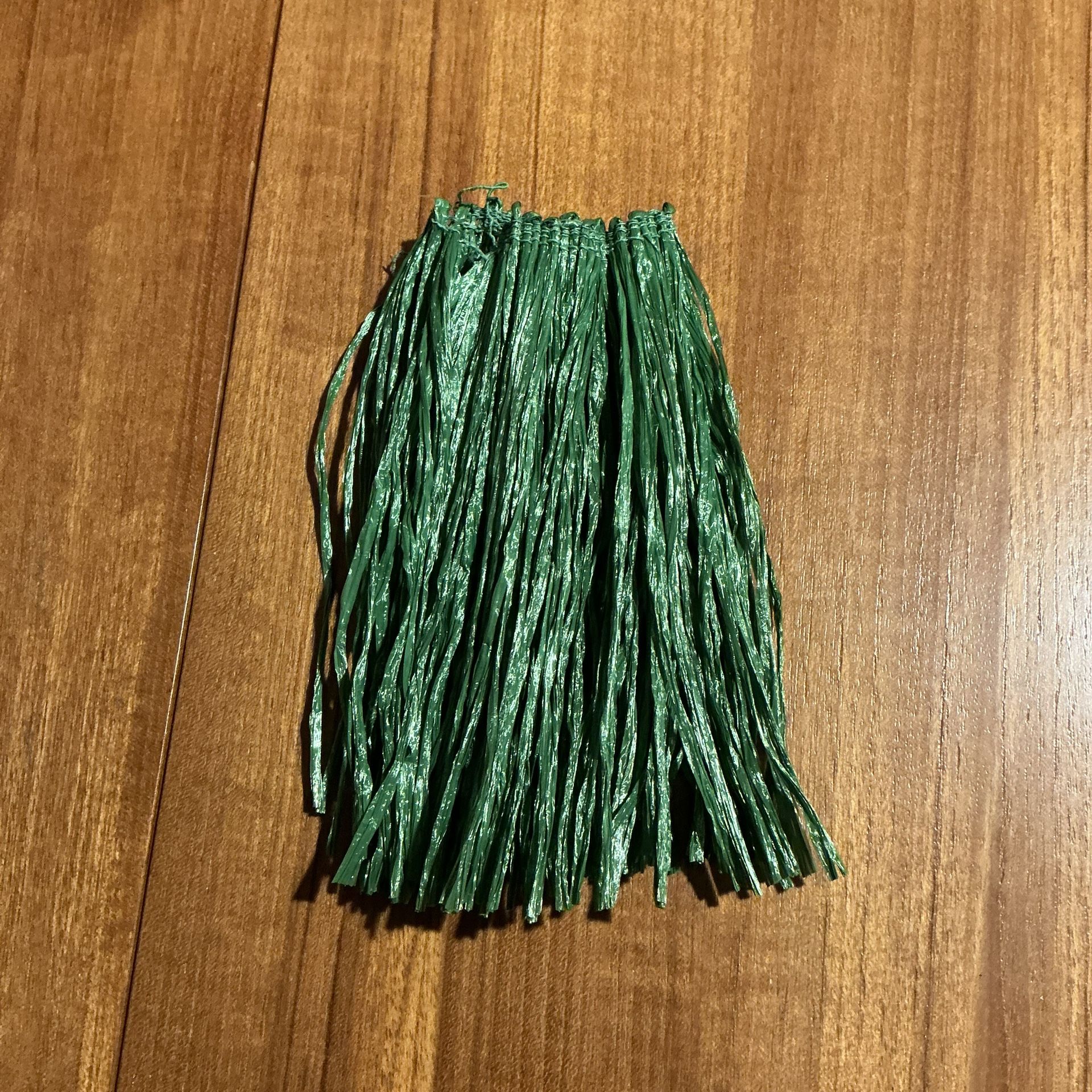 Vintage Barbie #1695 Barbie In Hawaii GREEN HULA GRASS SKIRT Doll Fashion
