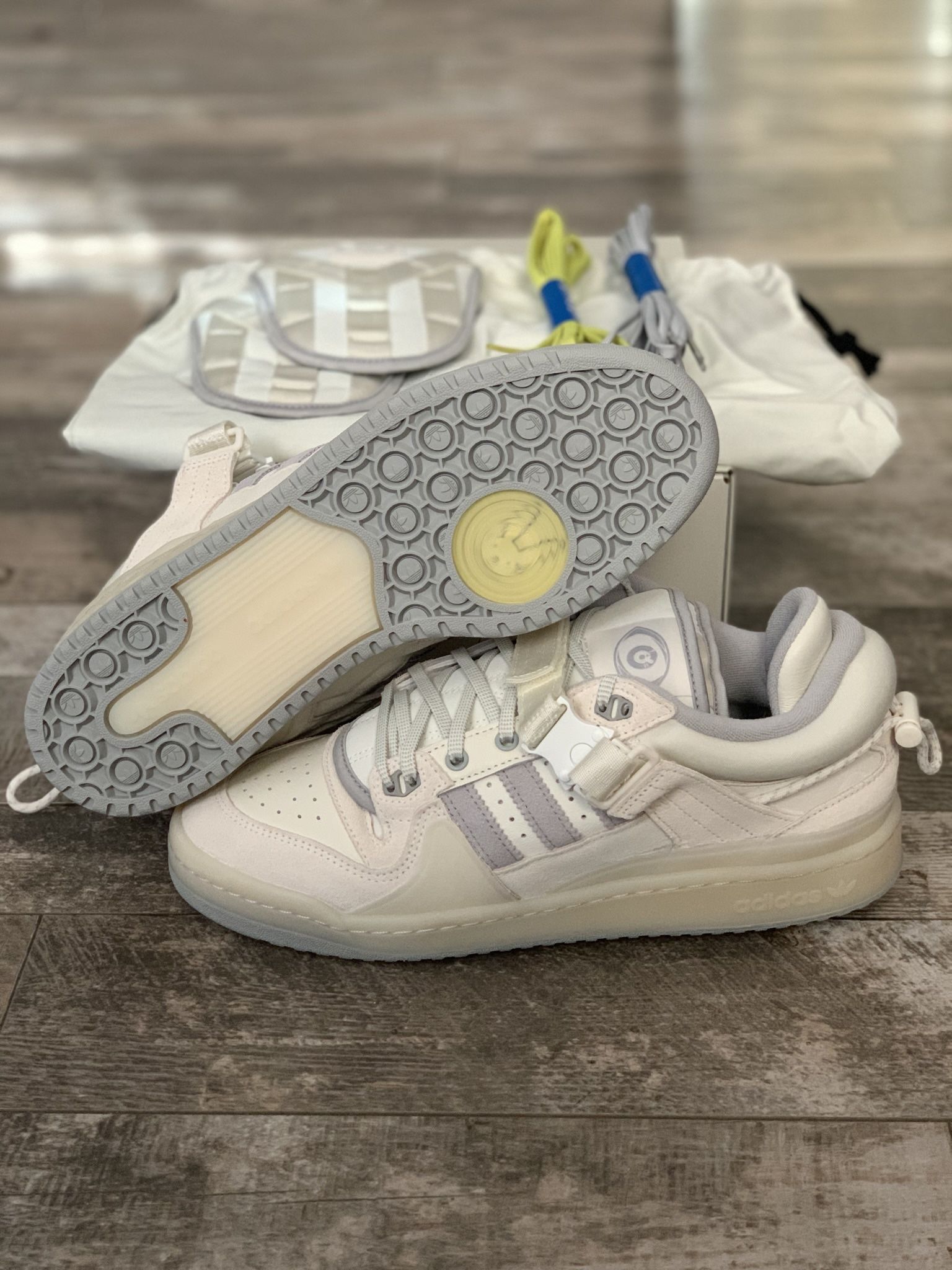 Size 9 Men’s Adidas Bad Bunny X Forum Buckle Low Last Forum