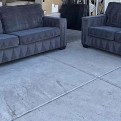Beautiful Sofa, Couch Set ( Delivery Available)
