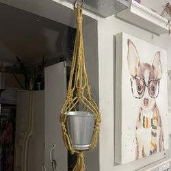 Macrame hanger