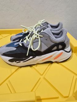 Adidas Yeezy Boost 700 Wave Runner sneakers (barely used)