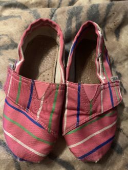 Toms kids size 8