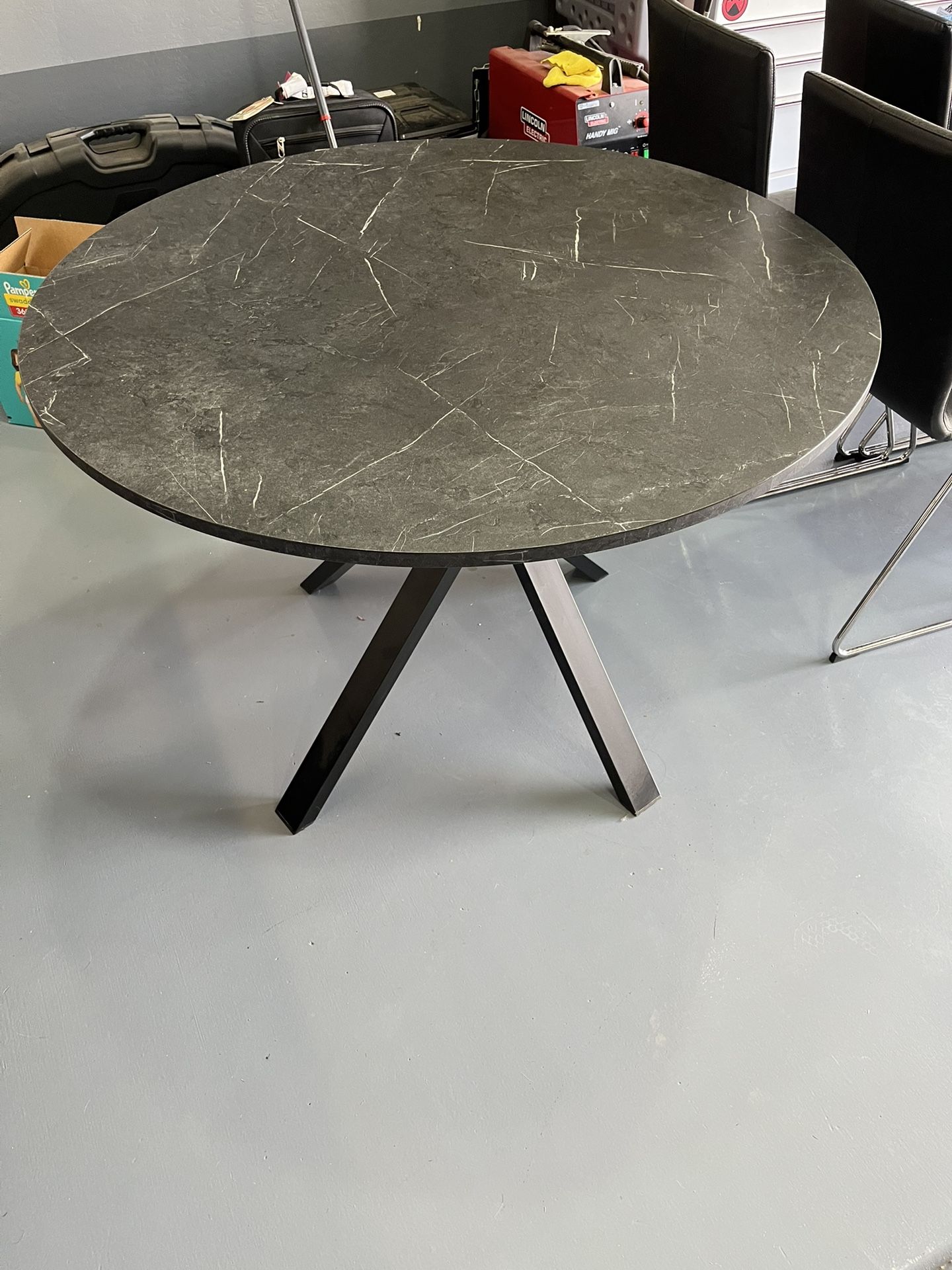 Round Dining Room table