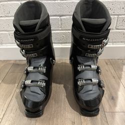 Salomon Evolution Ski Boots Size 8(?)