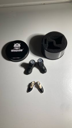 Gojo shoes and 1.12 boots ￼