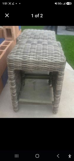 Outdoor barstools