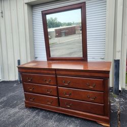8 Drawr Dresser