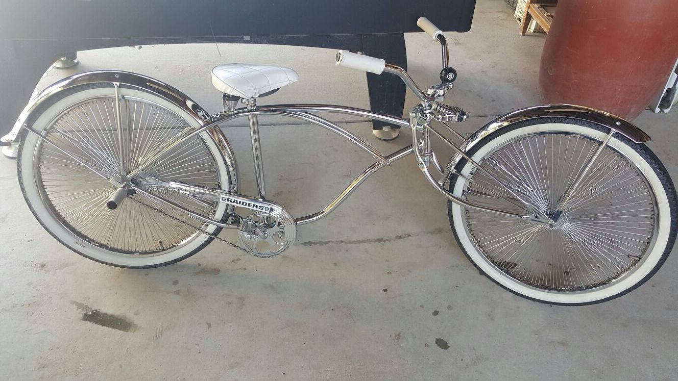 Raiders Low Rider Raiders lowrider beach cruiser bike. for Sale in Dinuba, CA - OfferUp