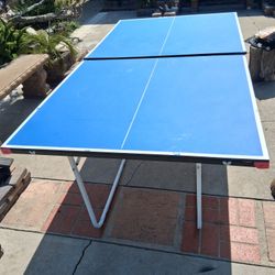 Hey Im Selling This Kid Ping Pong Table 