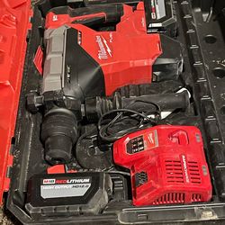 Milwaukee fuel m18  1 3/4” rotary hammer with one-key
