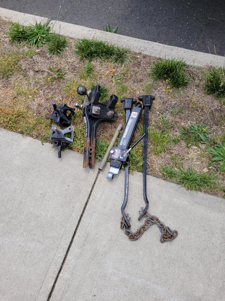 Wait distributing bars for a travel trailer in good condition