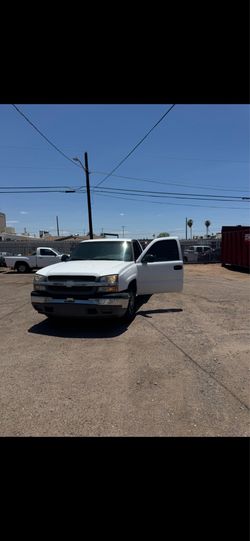 2005 Chevy Silverado 1500 white long bed