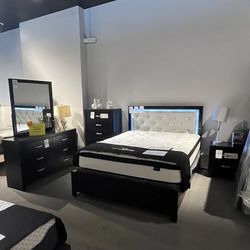 Black Queen 4PC Bedroom Set 