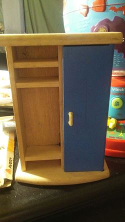 Barbie or doll furniture