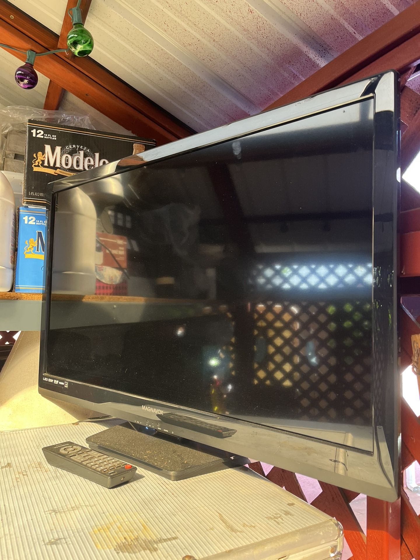 36 Inch Toshiba / Magnavox TV LED