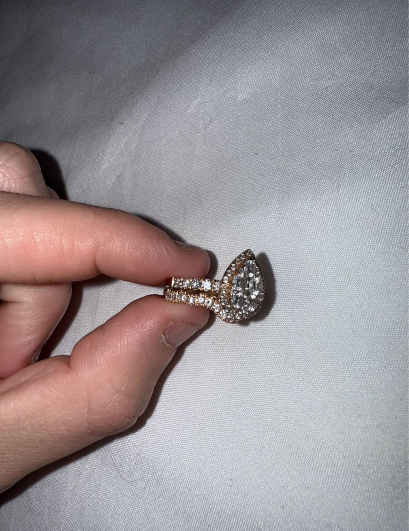 Pear-shaped Bridal Set