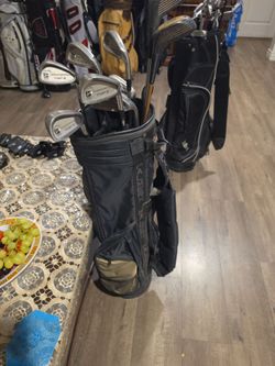 GOLF CLUBS WITH BAG(10 CLUBS) GREAT SET FOR BEGINNERS