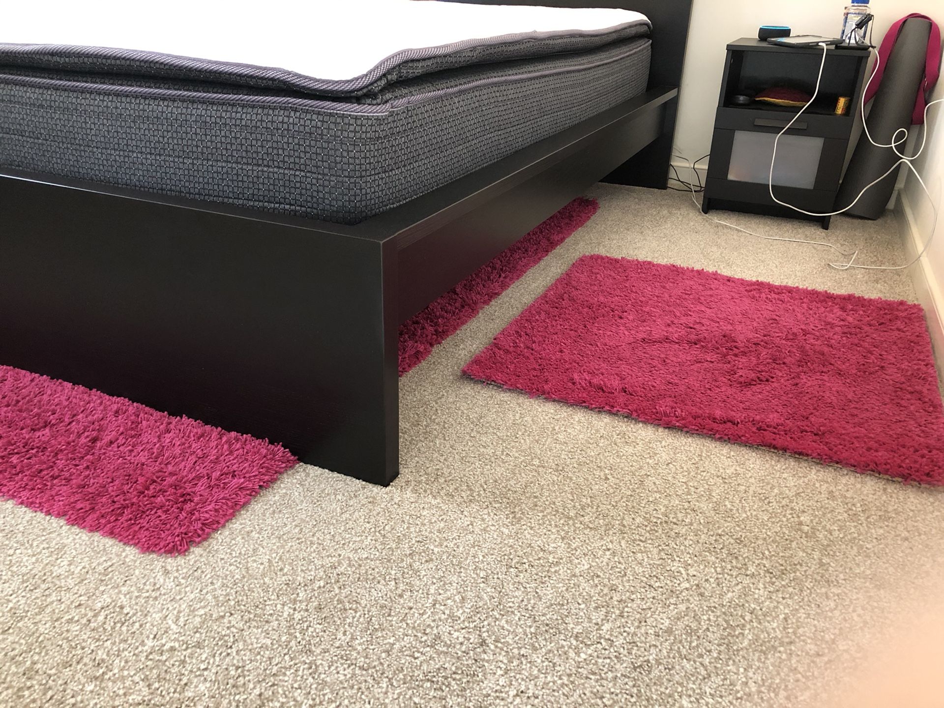 Decorative area rug -pink
