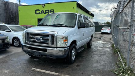 2010 Ford E-350