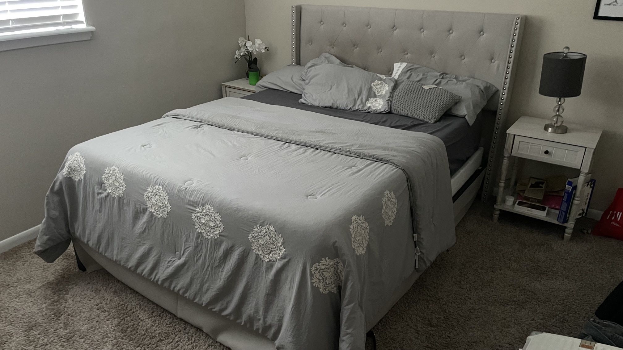 Bed Set With Night Stands